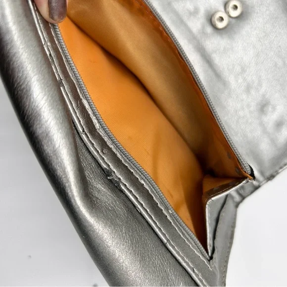 Kathy Van Zeeland Silver Metallic Wallet with Heart Accent Y2K - Picture 10 of 16